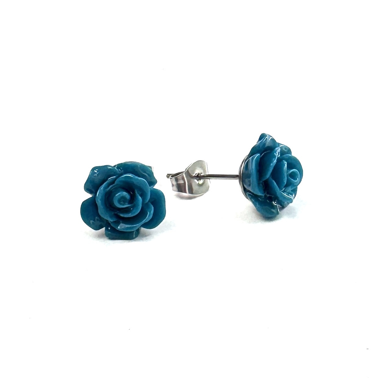 Rosen Ohrstecker Dunkelpetrol – Handmade Edelstahl | Blumenohrringe von Just Trisha | Kleine Auflage Geschenkidee Rosen Ohrstecker Dunkelpetrol – Handmade Edelstahl | Blumenohrringe von Just Trisha | Kleine Auflage Geschenkidee