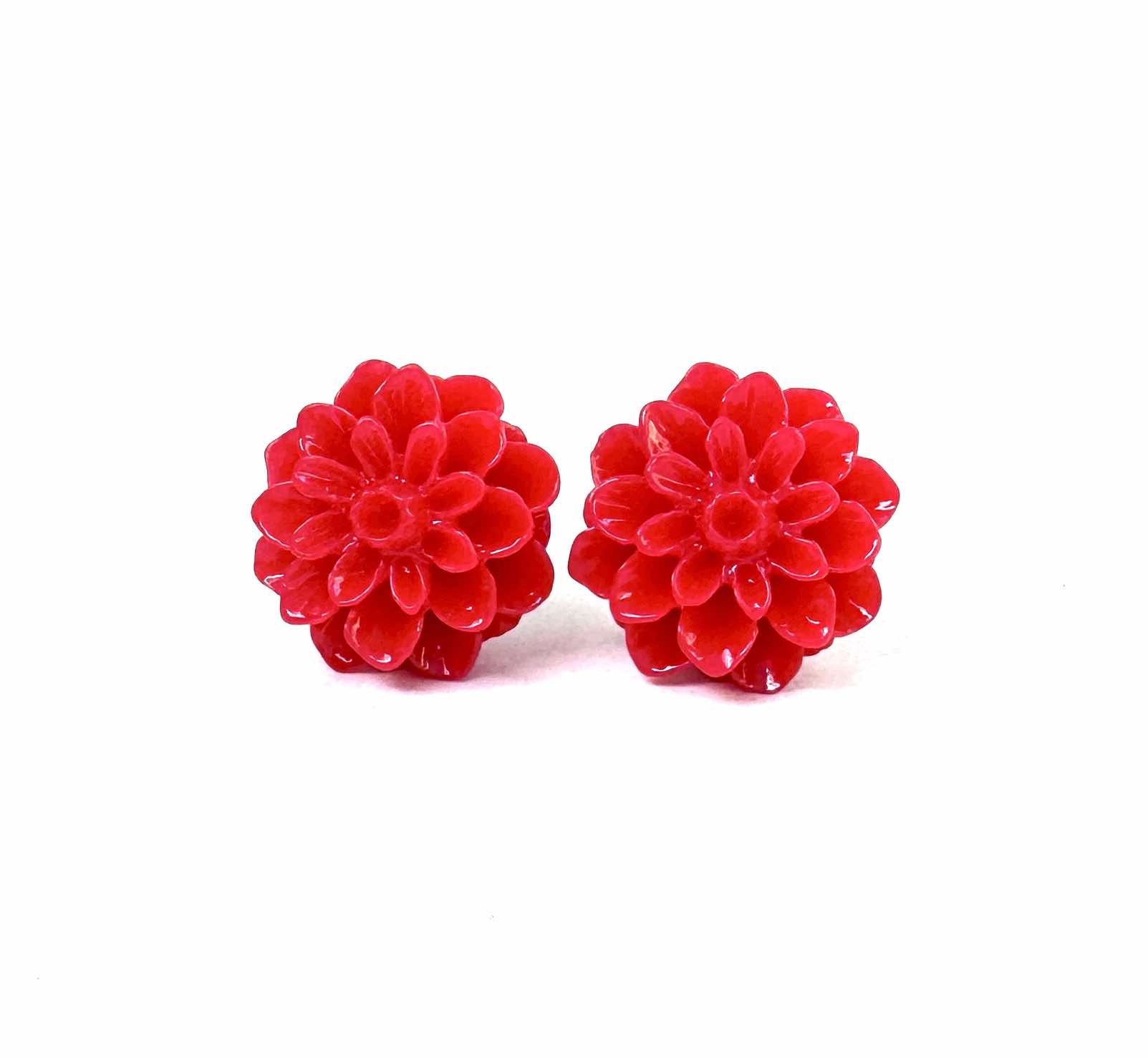 Große Chrysanthemen Ohrstecker Rot – Handmade Edelstahl | Blumenohrringe von Just Trisha | Kleine Auflage Geschenkidee Große Chrysanthemen Ohrstecker Rot – Handmade Edelstahl | Blumenohrringe von Just Trisha | Kleine Auflage Geschenkidee
