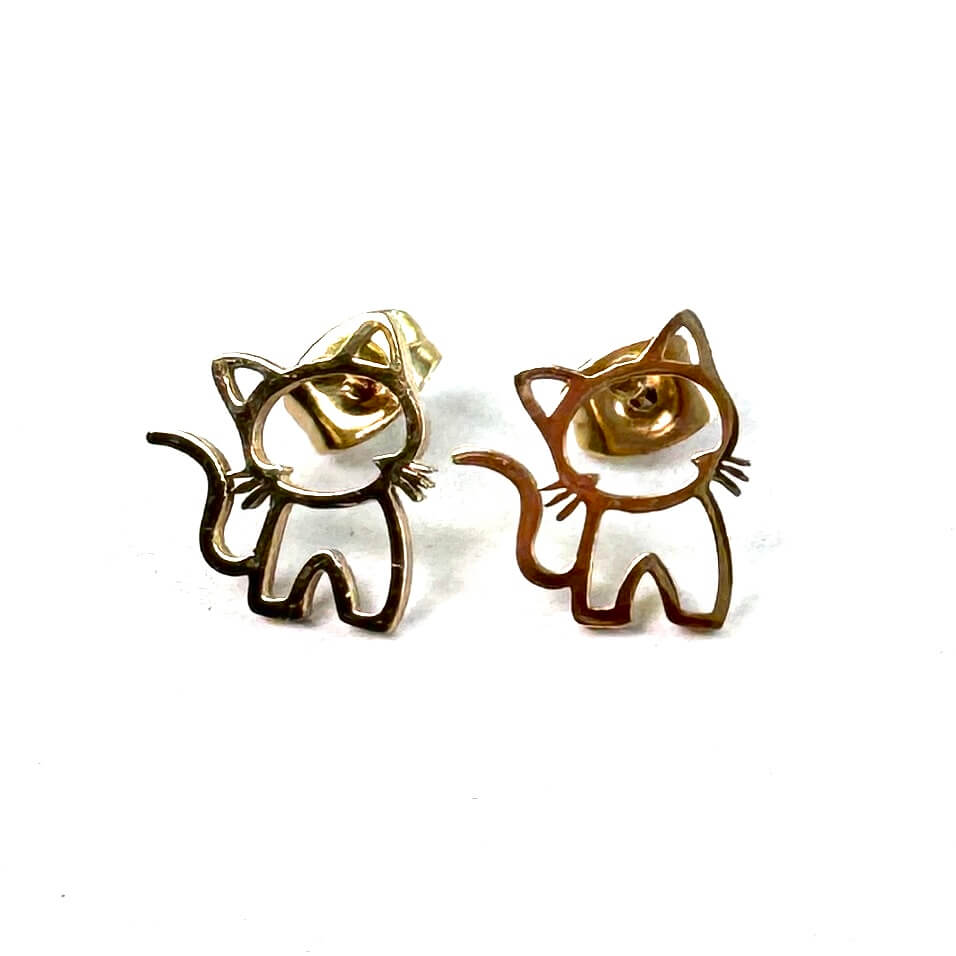 Mini Katzen Ohrstecker Gold – Kleine Edelstahl Ohrringe | Minimalistisch Handmade Just Trisha | Geschenkidee Mini Katzen Ohrstecker Gold – Kleine Edelstahl Ohrringe | Minimalistisch Handmade Just Trisha | Geschenkidee