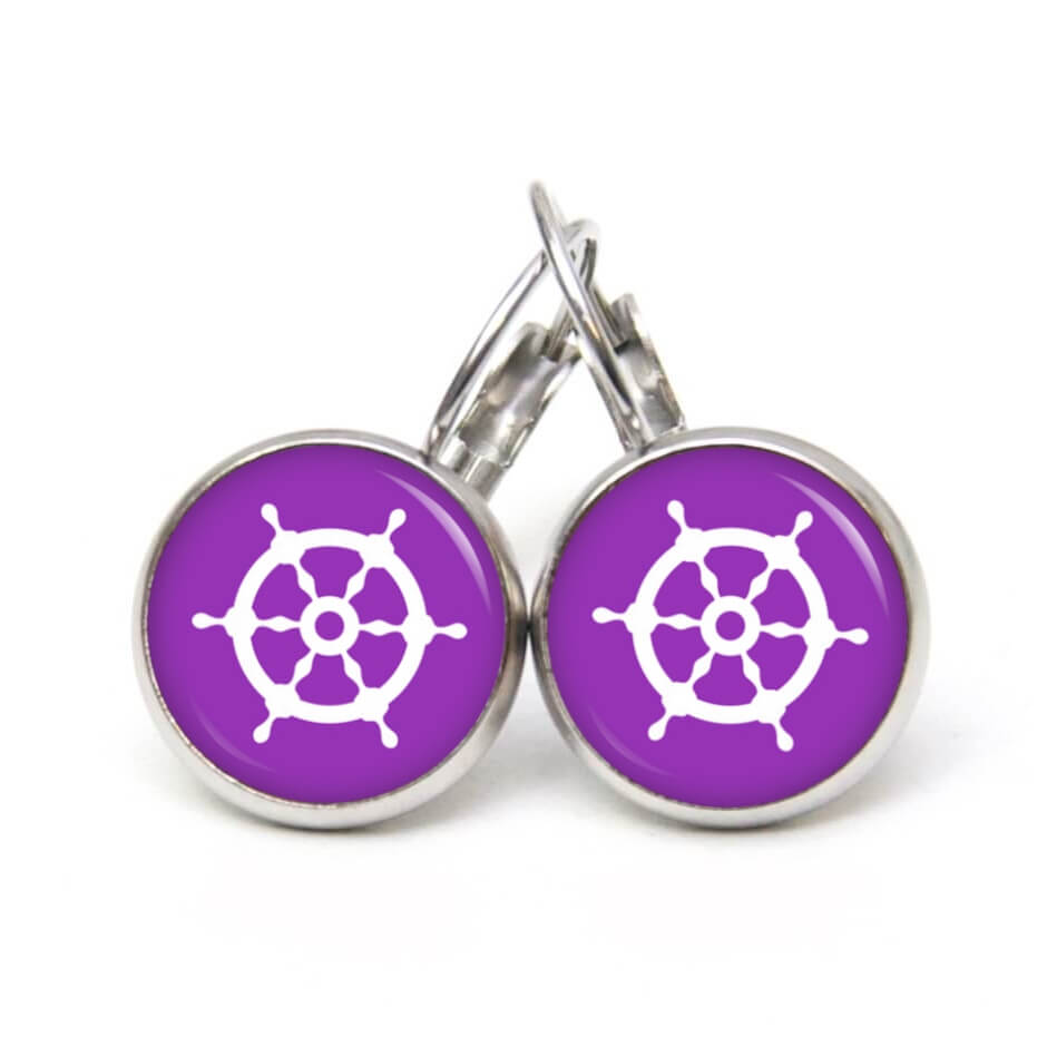Ohrstecker, Ohrhänger, Clipse & Druckknopf – Motiv maritim Schiff Steuerrad Violett – Schmuck aus Edelstahl Ohrstecker, Ohrhänger, Clipse & Druckknopf - Motiv maritim Schiff Steuerrad Violett - Schmuck aus Edelstahl