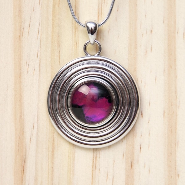 Druckknopf handbemalt schwarz rosa schimmernd für Druckknopfschmuck Druckknopf handbemalt schwarz rosa schimmernd für Druckknopfschmuck