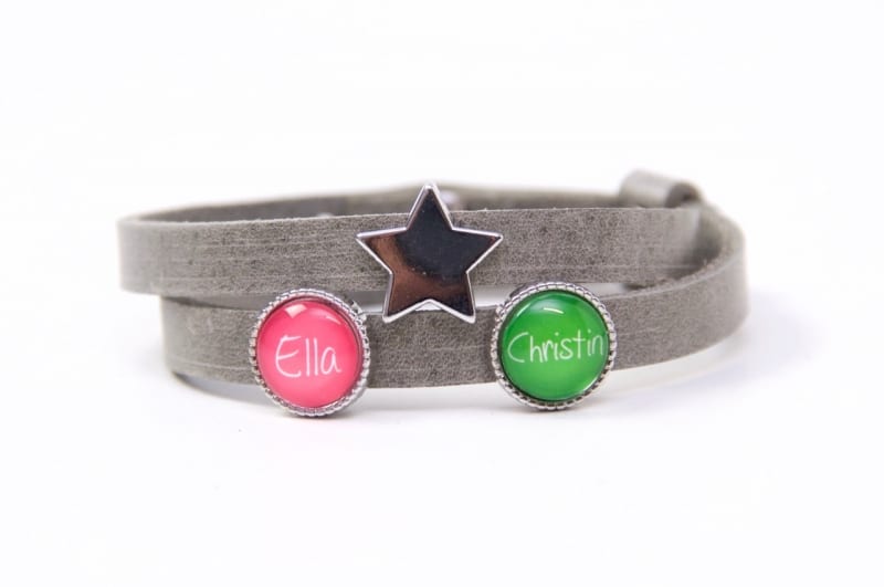 Personalisiertes Lederarmband mit Wunschtext Schiebeperlen und Stern – personalisiert – Just Trisha Personalisiertes Lederarmband mit Wunschtext Schiebeperlen und Stern - personalisiert - Just Trisha