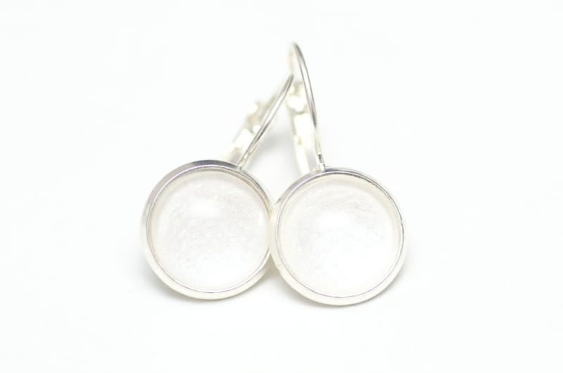 Ohrstecker, Ohrhänger, Clipse & Druckknopf – handbemalt Schnee weiß – Schmuck aus Edelstahl Ohrstecker, Ohrhänger, Clipse & Druckknopf – handbemalt Schnee weiß – Schmuck aus Edelstahl