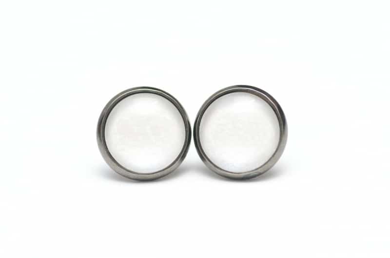 Ohrstecker, Ohrhänger, Clipse & Druckknopf – handbemalt Schnee weiß – Schmuck aus Edelstahl Ohrstecker, Ohrhänger, Clipse & Druckknopf – handbemalt Schnee weiß – Schmuck aus Edelstahl