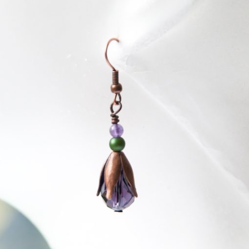 Kupferne Ohrhänger mit violetter Glasschliffperle und Achat