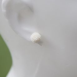 Zarte Blumen Ohrstecker Creme-weiß - 10mm - Edelstahl