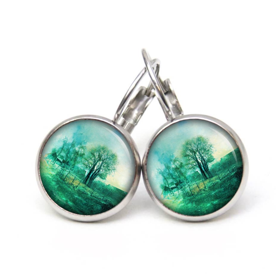 Ohrstecker, Ohrhänger, Clipse & Druckknopf – Motiv malerisch grüner Wald – Schmuck aus Edelstahl Ohrstecker, Ohrhänger, Clipse & Druckknopf – Motiv malerisch grüner Wald – Schmuck aus Edelstahl