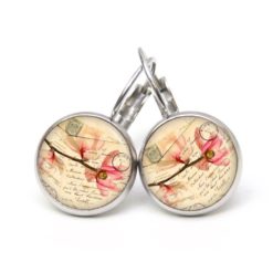 Du hast hier die Wahl ob du das Motiv als Druckknopf, Ohrstecker, Ohrhänger oder Clipse haben möchtest. Versandkostenfrei.