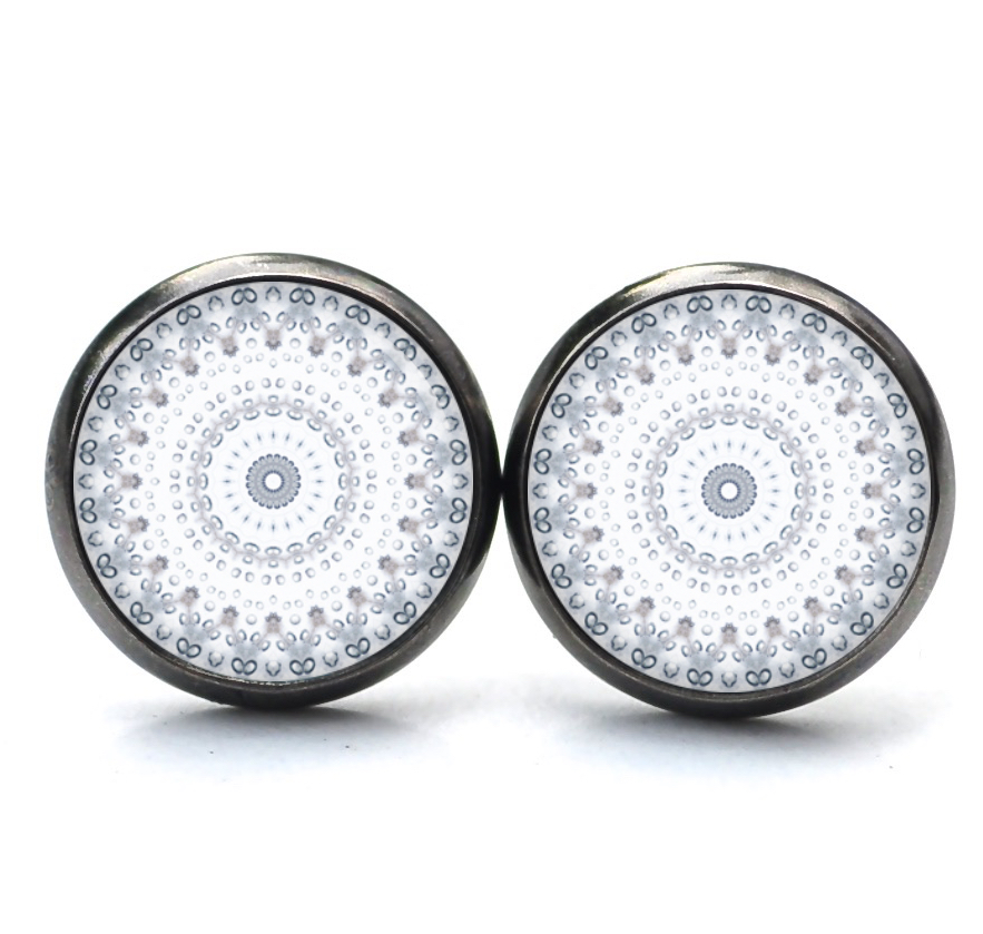 Ohrstecker, Ohrhänger, Clipse & Druckknopf – Motiv graues Mandala – Schmuck aus Edelstahl Ohrstecker, Ohrhänger, Clipse & Druckknopf – Motiv graues Mandala – Schmuck aus Edelstahl