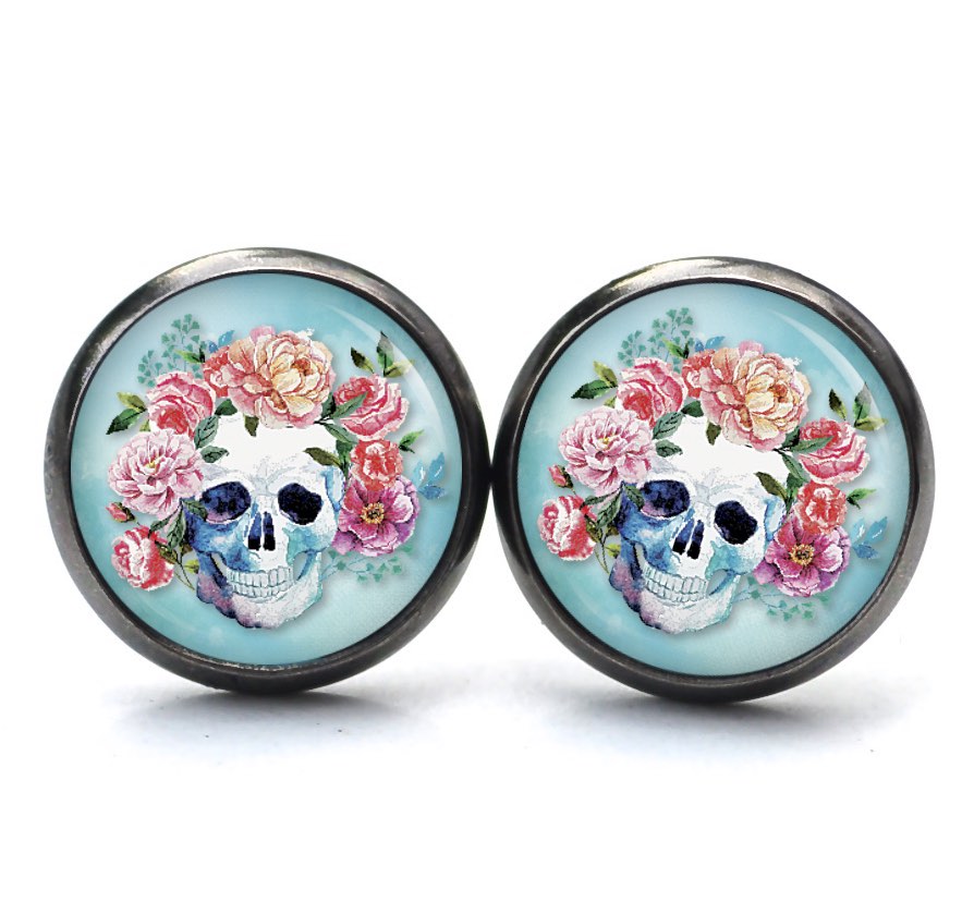 Ohrstecker, Ohrhänger, Clipse & Druckknopf – Motiv Totenkopf mit Blumen Frühling Türkis – Schmuck aus Edelstahl Ohrstecker, Ohrhänger, Clipse & Druckknopf – Motiv Totenkopf mit Blumen Frühling Türkis – Schmuck aus Edelstahl