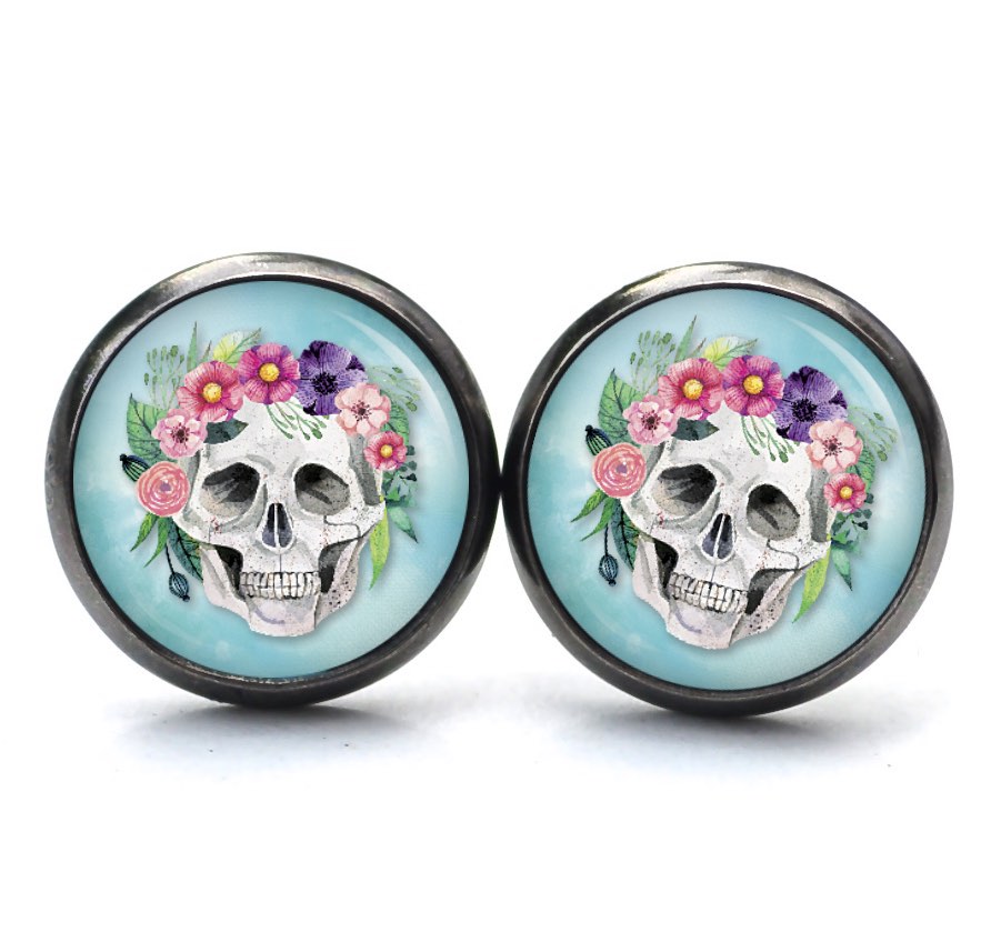 Ohrstecker, Ohrhänger, Clipse & Druckknopf – Motiv Totenkopf mit Blumen Frühling Türkis – Schmuck aus Edelstahl Ohrstecker, Ohrhänger, Clipse & Druckknopf – Motiv Totenkopf mit Blumen Frühling Türkis – Schmuck aus Edelstahl