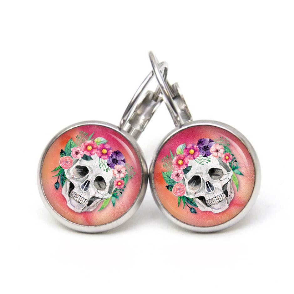 Ohrstecker, Ohrhänger, Clipse & Druckknopf – Motiv Totenkopf mit Blumen Frühling Rosarot – Schmuck aus Edelstahl Ohrstecker, Ohrhänger, Clipse & Druckknopf – Motiv Totenkopf mit Blumen Frühling Rosarot – Schmuck aus Edelstahl