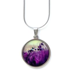 Edelstahl Kette wunderschöne violette Wiese mit Blumen