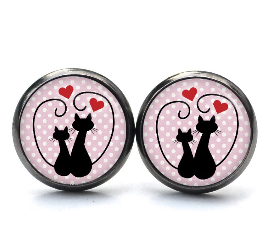Ohrstecker, Ohrhänger, Clipse & Druckknopf – Motiv verliebte Katzen schwarz rosa – Schmuck aus Edelstahl Ohrstecker, Ohrhänger, Clipse & Druckknopf – Motiv verliebte Katzen schwarz rosa – Schmuck aus Edelstahl