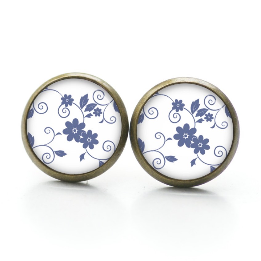 Ohrstecker, Ohrhänger, Clipse & Druckknopf – Motiv blaue Blumen auf weißem Hintergrund – Schmuck aus Edelstahl Ohrstecker, Ohrhänger, Clipse & Druckknopf – Motiv blaue Blumen auf weißem Hintergrund – Schmuck aus Edelstahl