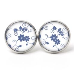 Ohrstecker, Ohrhänger, Clipse & Druckknopf – Motiv blaue Blumen auf weißem Hintergrund – Schmuck aus Edelstahl