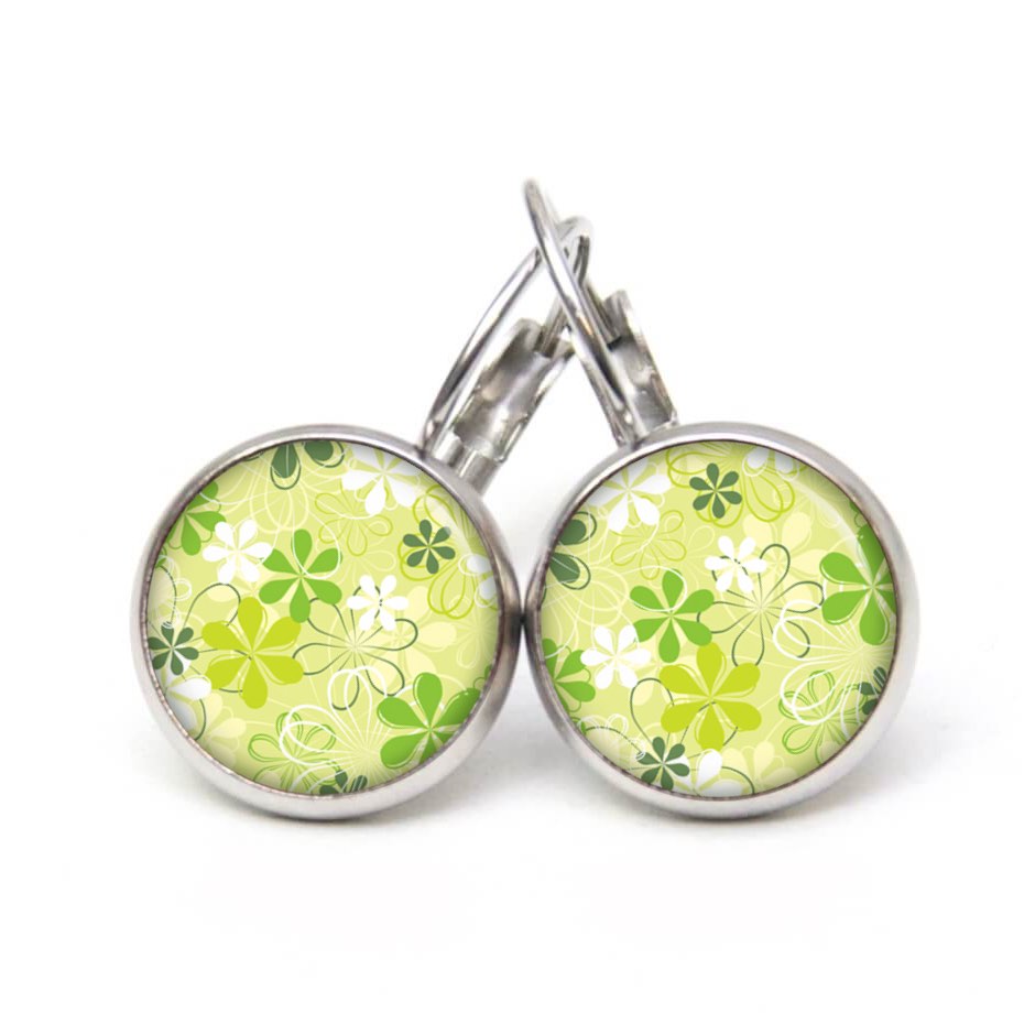 Ohrstecker, Ohrhänger, Clipse & Druckknopf – Motiv kleine grüne Blumen – Schmuck aus Edelstahl Ohrstecker, Ohrhänger, Clipse & Druckknopf – Motiv kleine grüne Blumen – Schmuck aus Edelstahl