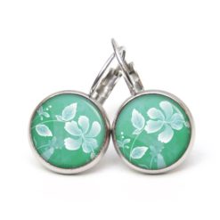 Handmade Ohrringe zarte weiße Blumen aus Edelstahl von Just Trisha