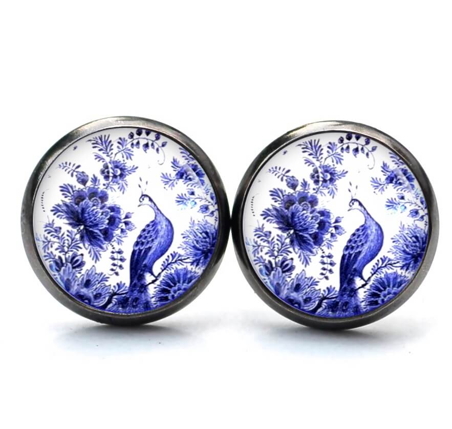 Ohrstecker, Ohrhänger, Clipse & Druckknopf – Motiv Pfau mit blauen Blumen – Schmuck aus Edelstahl Ohrstecker, Ohrhänger, Clipse & Druckknopf – Motiv Pfau mit blauen Blumen – Schmuck aus Edelstahl