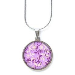 Kette wildes lila Blumenmuster.