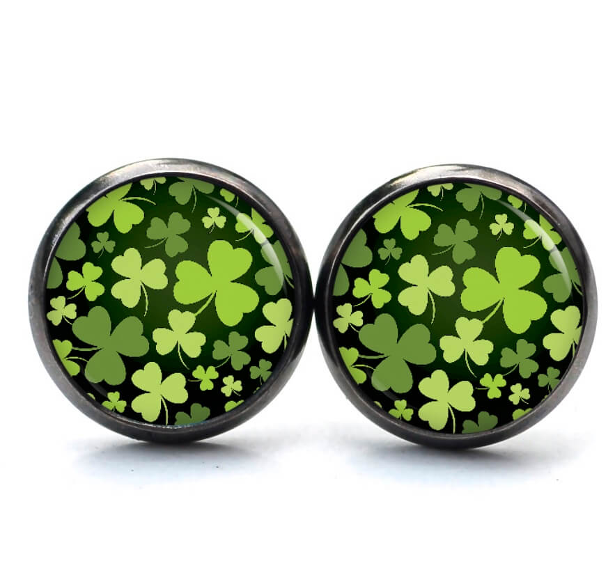 Ohrstecker, Ohrhänger, Clipse & Druckknopf – Motiv Kleeblatt grün schwarz St Patricks Day – Schmuck aus Edelstahl Ohrstecker, Ohrhänger, Clipse & Druckknopf – Motiv Kleeblatt grün schwarz St Patricks Day – Schmuck aus Edelstahl