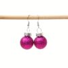 Weihnachtliche Christbaumkugel Ohrhänger Magenta Glitzer - Edelstahl - Klein