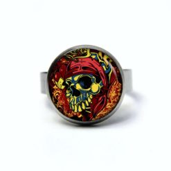 Ring aus Edelstahl mit Totenkopf