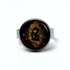 Ring aus Edelstahl mit Totenkopf