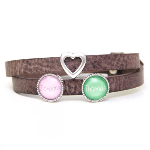 Lederarmband schokobraun mit 2 Schiebeperlen und Herz - Wunschtext - Farbwahl