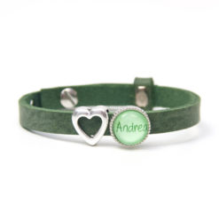 Grünes Lederarmband mit Wunschtext und Herz - Farbwahl
