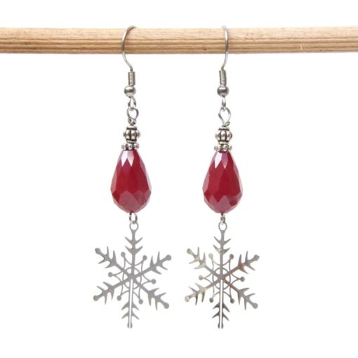 Weihnachtliche Ohrhänger mit Glaskristalltropfen in rot und Schneeflocke - Edelstahl