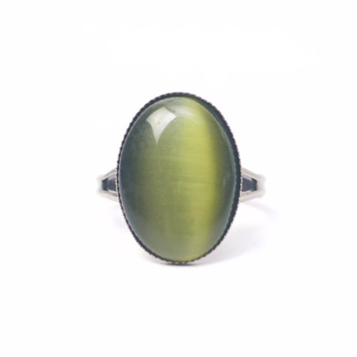 Schwarzer Cateye Ring Oval in olive grün