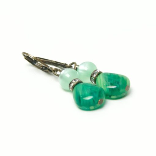Vintage Ohrringe Bronze mit grünen Perlen