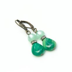 Vintage Ohrringe Bronze mit grünen Glas und Polaris Perlen