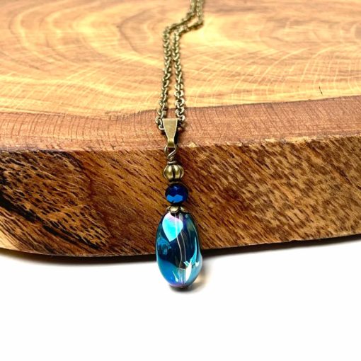 Vintage Kette mit Anhänger mit blau schimmernder Glasperle