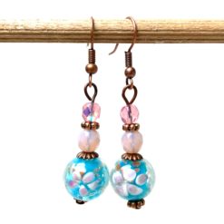 Vintage Ohrringe Kupfer mit Lampwork Glasperlen in rosa und blau