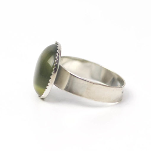 Zarter oliv grüner Cateye Ring - verstellbar