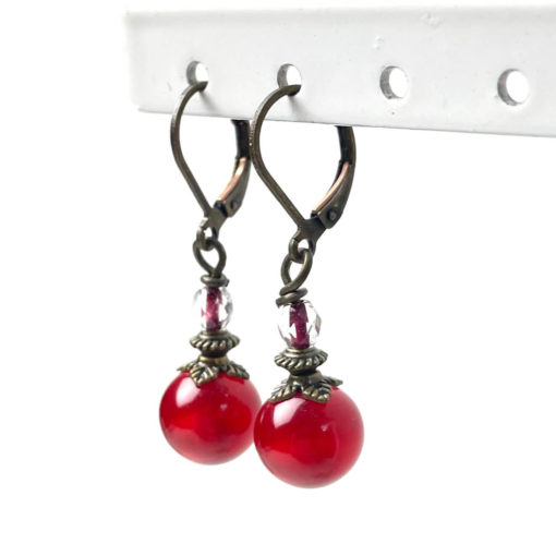 Ohrringe aus Bronze mit rubin rot glänzender Polaris Perle