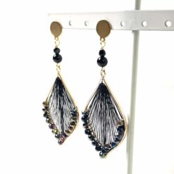 Elegante gehäkelte Edelstahl Ohrhänger in gold und schwarz