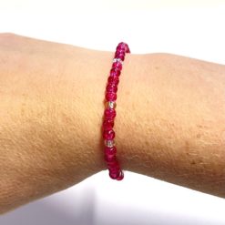 Zartes Perlenarmband mit pinken Perlen - Gummiband