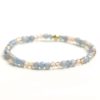 Zartes Perlenarmband mit blauen und goldenen Perlen - Gummiband