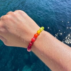 Perlenarmband mit bunten Polaris Perlen