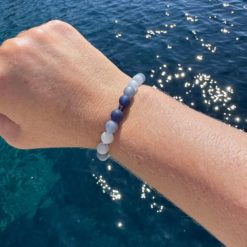 Perlenarmband mit blauen Ombre-Perlen