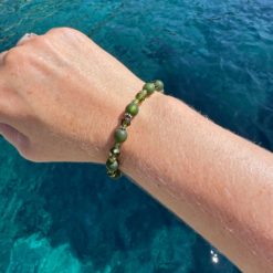 Perlenarmband mit moosgrünen Polaris Perlen