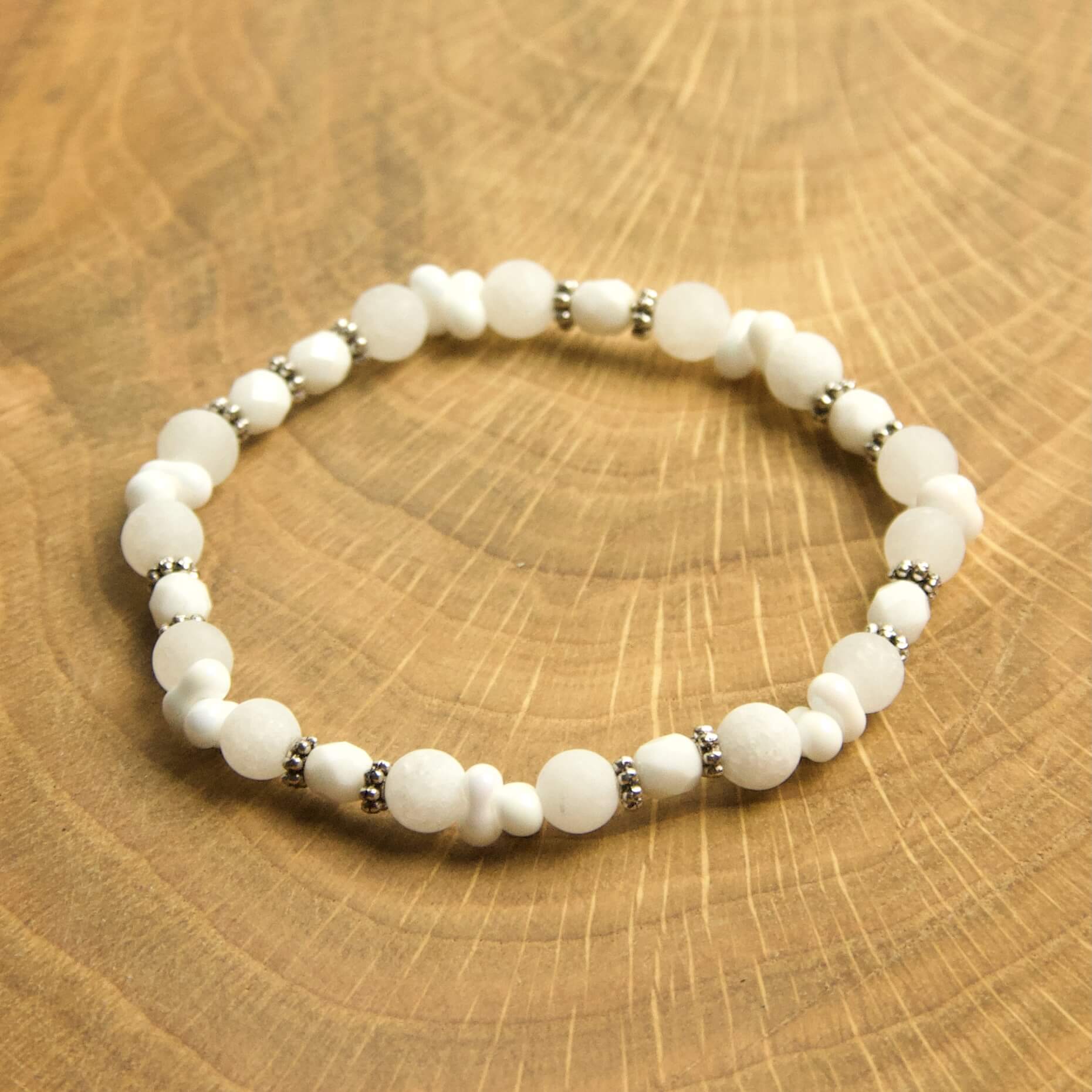 Perlen Armband weißer Schnee – stabiles Gummiband – Handmade Perlen Armband weißer Schnee – stabiles Gummiband - Handmade