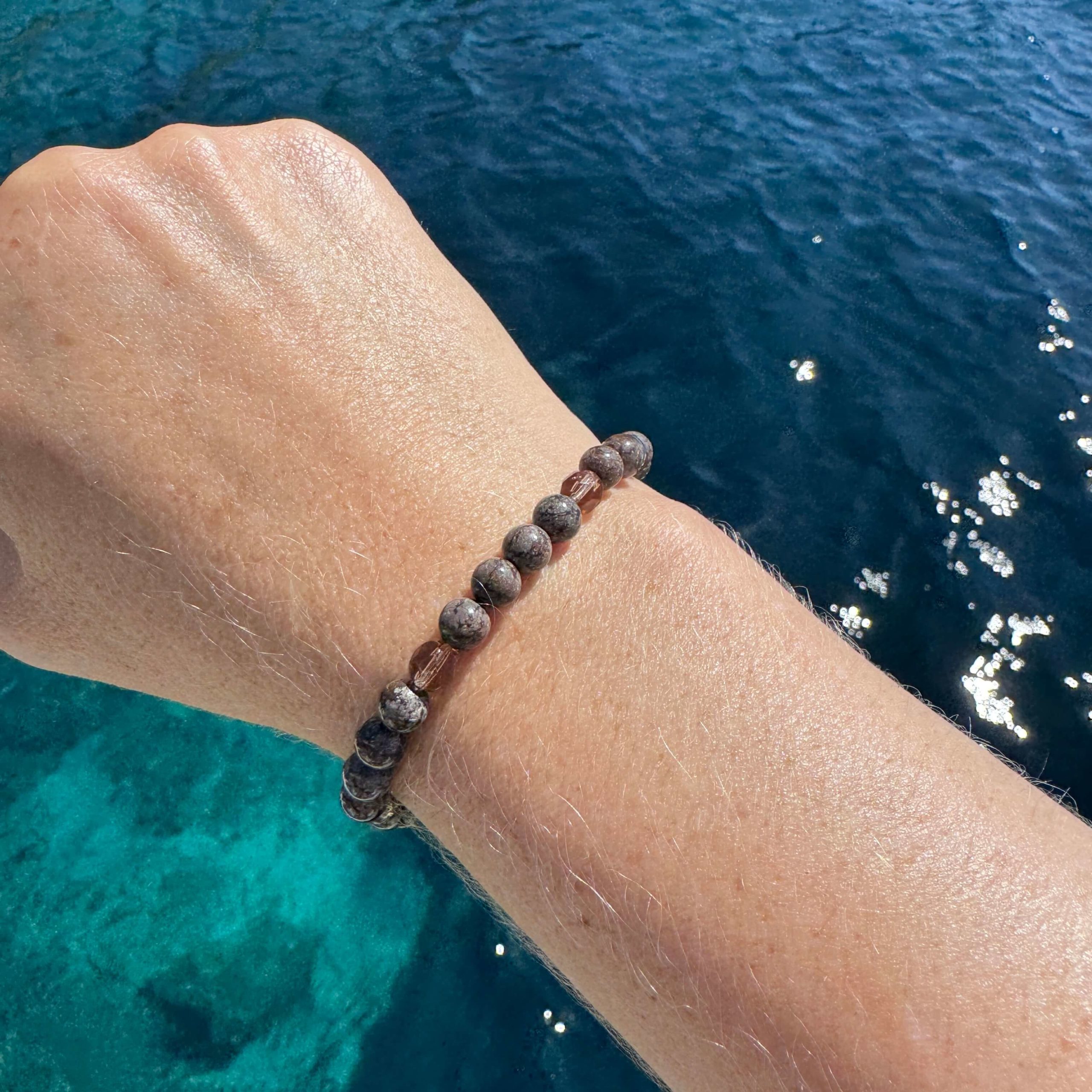 Perlen Armband braun aus Edelsteinen – stabiles Gummiband – Handmade Perlen Armband braun aus Edelsteinen – stabiles Gummiband - Handmade