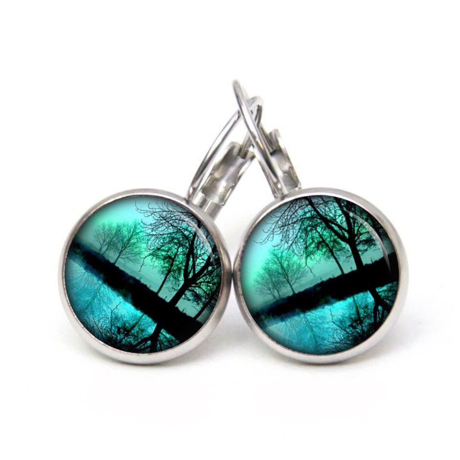 Ohrstecker, Ohrhänger, Clipse & Druckknopf – Motiv mystische türkise Landschaft – Schmuck aus Edelstahl Ohrstecker, Ohrhänger, Clipse & Druckknopf – Motiv mystische türkise Landschaft – Schmuck aus Edelstahl