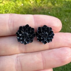 Chrysanthemen Ohrstecker in Schwarz