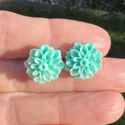 Chrysanthemen Ohrstecker in Mintgrün
