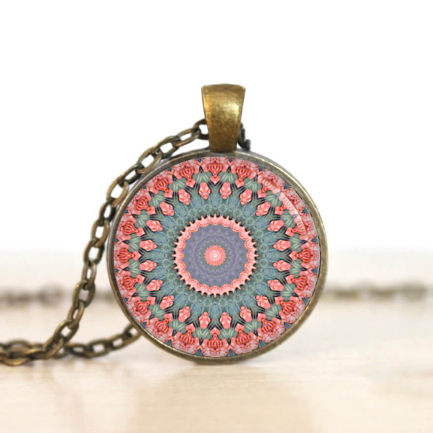 Ohrstecker, Ohrhänger, Clipse & Druckknopf – Motiv Zartes Mandala Rot Grau – Schmuck aus Edelstahl Ohrstecker, Ohrhänger, Clipse & Druckknopf - Motiv Zartes Mandala Rot Grau - Schmuck aus Edelstahl